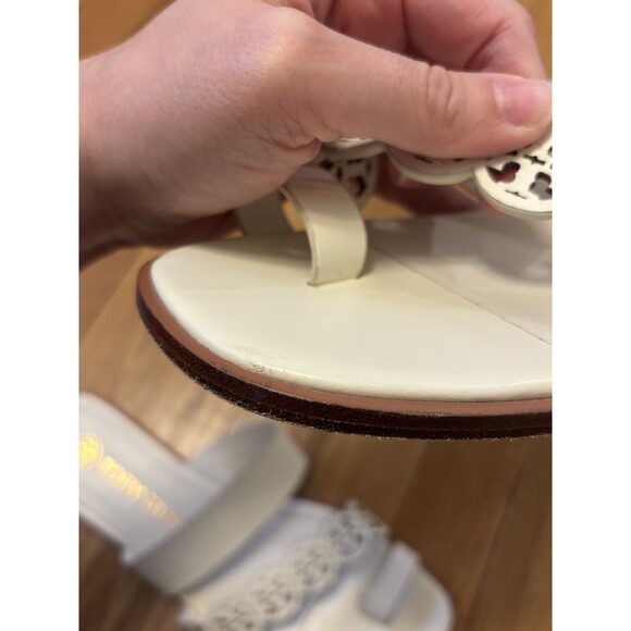 Tory Burch Tiny Miller Toe Ring Leather Sandal Ivory White Size 8.5 Logo - Picture 16 of 16